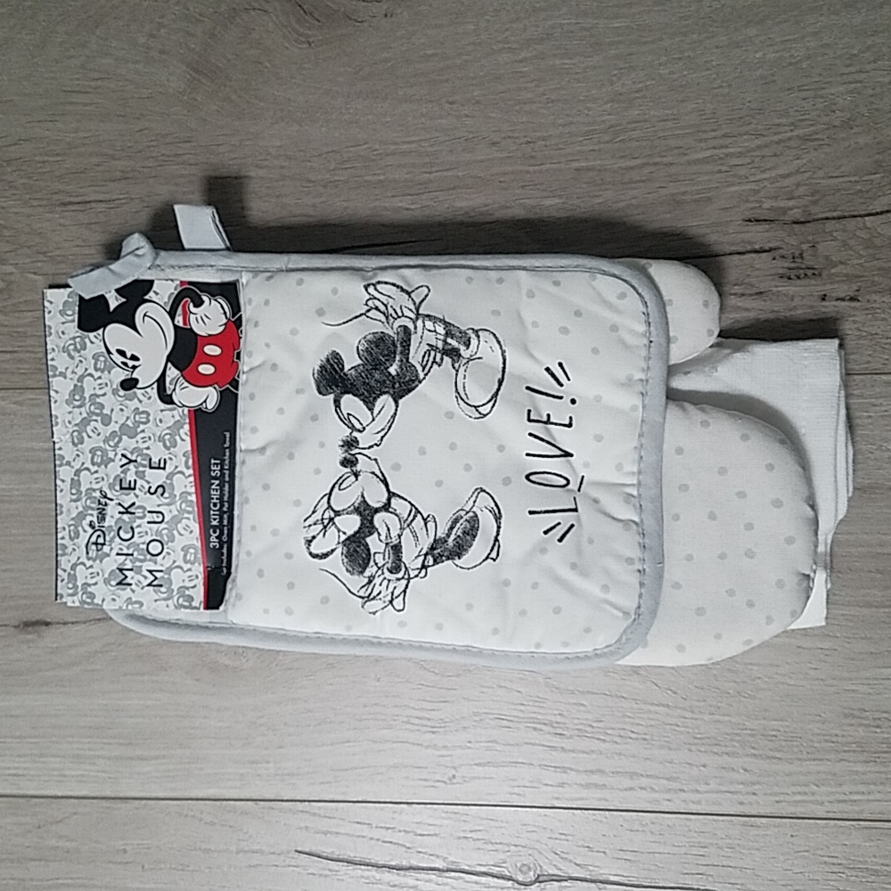 Disney Mickey Minnie "LOVE "3pc Kitchen Set
